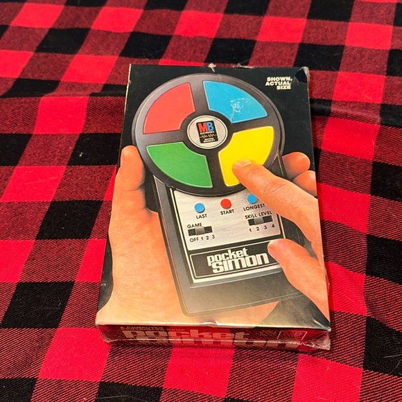 milton bradley Other - Vintage factory sealed Milton Bradley Travel Pocket Simon 1980s